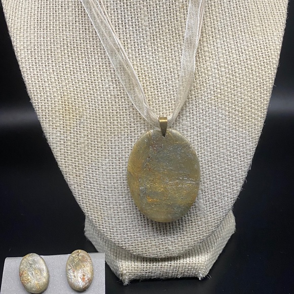 Handmade Pendant Necklace and Matching Earrings - Picture 1 of 1